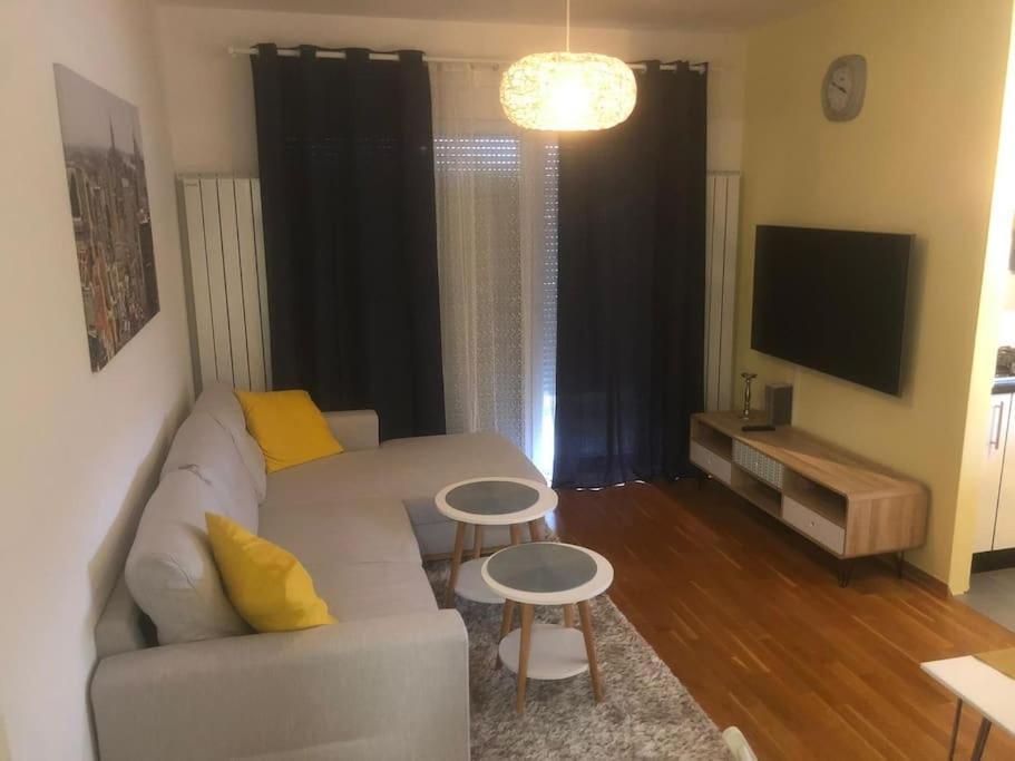 Apartman Arena-Velesajam Vito ザグレブ エクステリア 写真